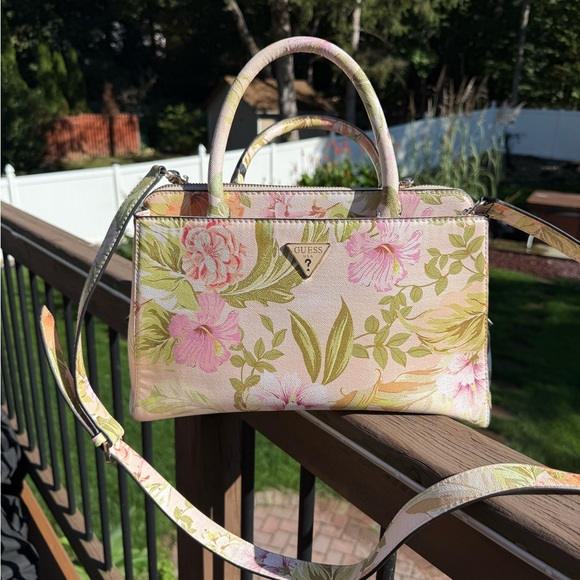 Guess Beige Floral Patterned Handbag - Picture 1 of 10